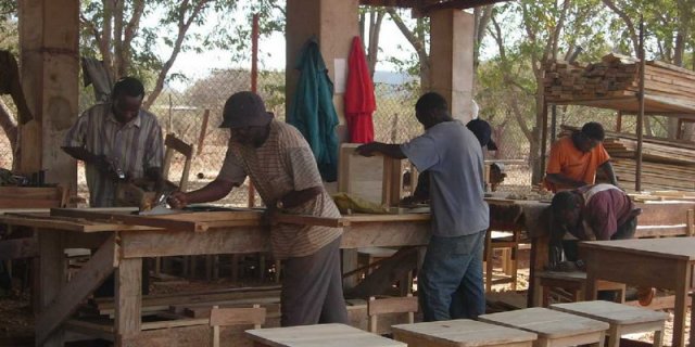 Artigiani al lavoro