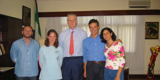 Foto ricordo con il Dott. Griccioli Ambasciatore Italiano in Tanzania
