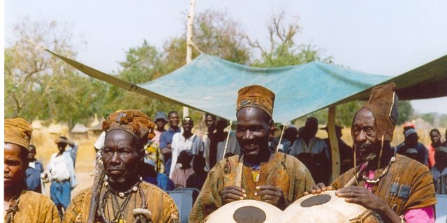 Shamani durante la cerimonia del 13 gennaio