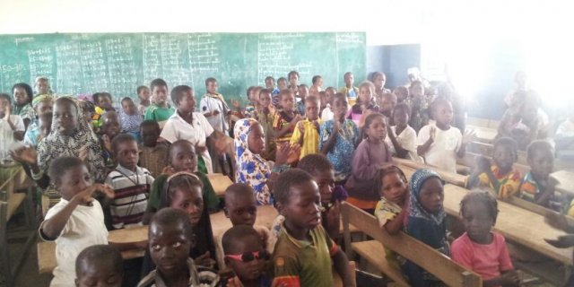 Una delle classi della scuola di Pikieko